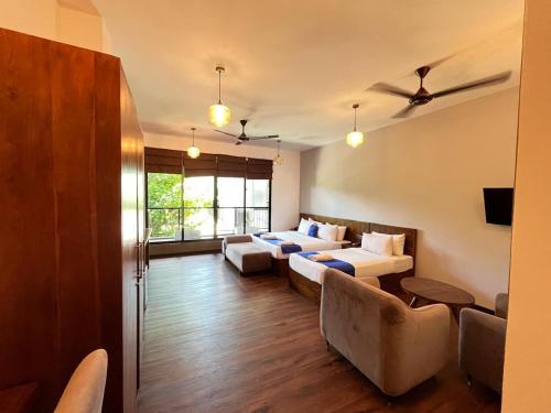 Hotel Elephant Bay - World's Best Place to See the Elephants in Pinnawala