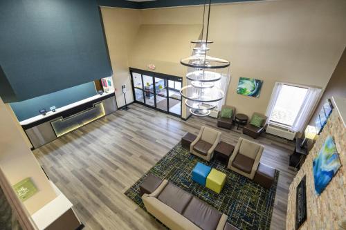 Quality Inn & Suites Lexington South - Tap to explore photos