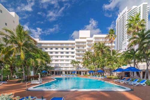 Swimming pool, Radisson Resort Miami Beach in Miami Beach (FL)