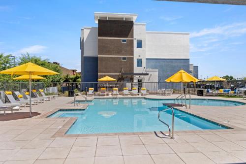 CozySuites at Cuvee Room Type - One-Bedroom Apartment