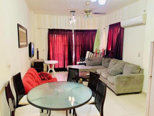 Mousa Coast Chalets & Villas- Managed By Mousa Coast- Family Only in 拉斯蘇德爾