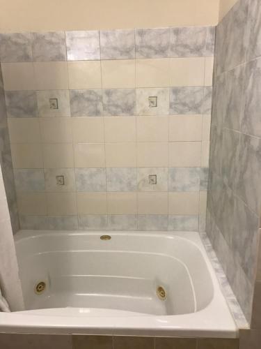 设施服务, 沃特伯里大苹果汽车旅馆 (Waterbury Big Apple Motel) in 瓦特柏利(CT)