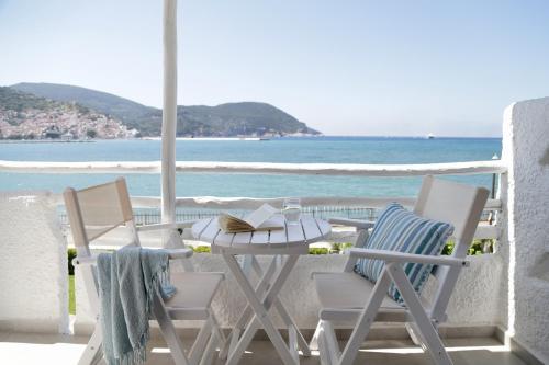 Sea Breeze Suite with Sea View room in Skopelos Village Hotel