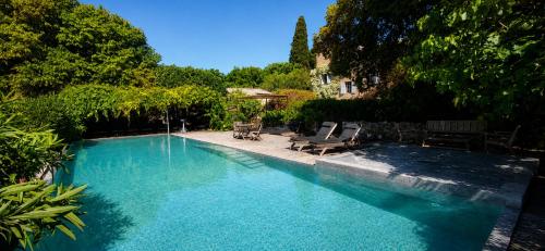 Magnifique Mas avec Piscine et Hammam à 5 min d'Uzès (Magnifique Mas avec Piscine et Hammam a 5 min d'Uzes) in Montaren-et-Saint-Mediers