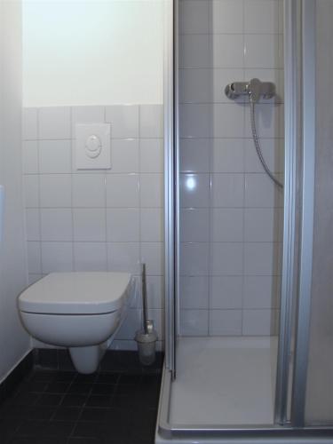 BNB near Brandenburg Gate - Rooms & Apartments - image 13