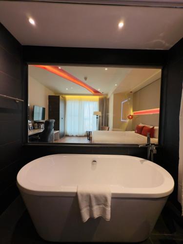 Carnelian By Glory Bower Hotel Room Type - Premium Double Room