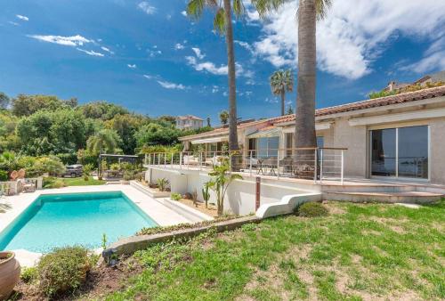 Elegant Mediterranean villa, Sea view & garden