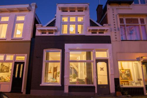 Entrance, Olifant in Oranjebuurt