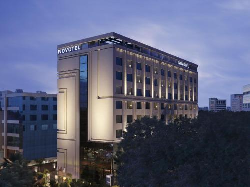 Novotel Chennai Chamiers Road-An Accor Brand – khách sạn tại Chennai City Center