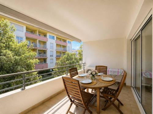 Charmant T2 avec terrasse dans résidence avec piscine