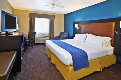 Holiday Inn Express Mackinaw City, an IHG Hotel