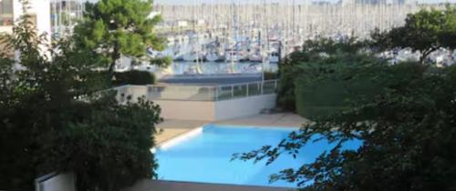 Appart avec vue sur le port et piscine