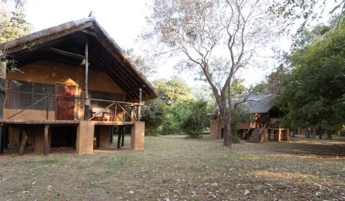 Zikomo Safari Camp in Kakumbi