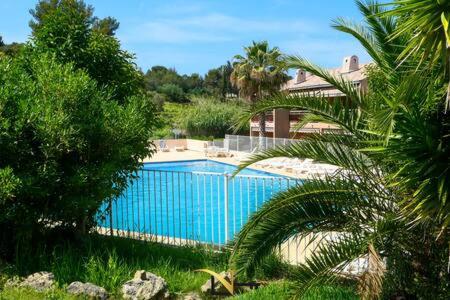 Cozy duplexterrace barbecue pool beach on foot - Plage des Bonnettes