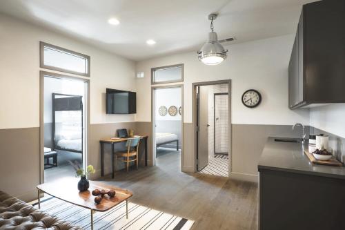 Two-Bedroom Suite image 2