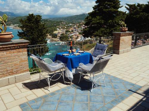 Kilátás, Il Fortino Palinuro - villa Bellavista in fortezza del '600 a picco sul mare in Palinuro