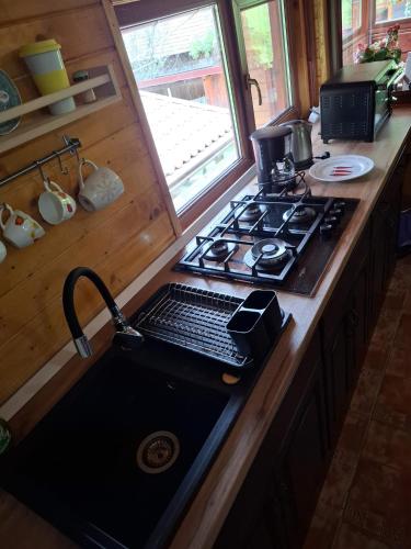 köök, Cabana trenulețelor (Cabana trenuletelor) in Cornu De Jos
