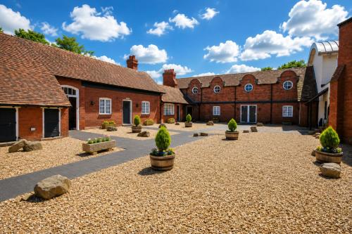 Kert, The Mount Country Manor Hotel & Golf in Wolverhampton