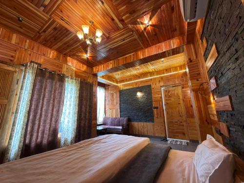 The Rustic Jibhi - Backpackers Hostel in Jibhi