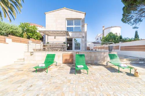 Apart-rent Villa Ter 0031 al canal con piscina y amarre