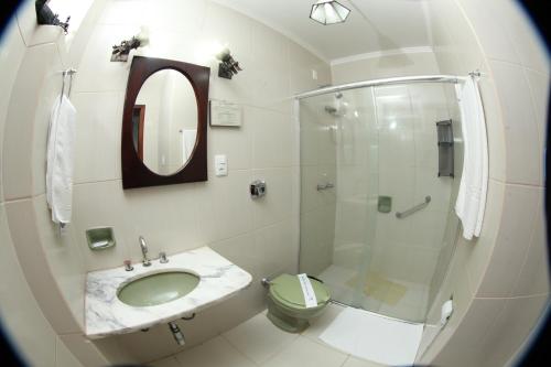2 twin beds
