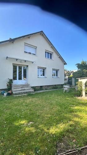 RDC de Maison avec jardin RER CYU Gdes Ecoles limite Cergy village - Location saisonnière - Cergy