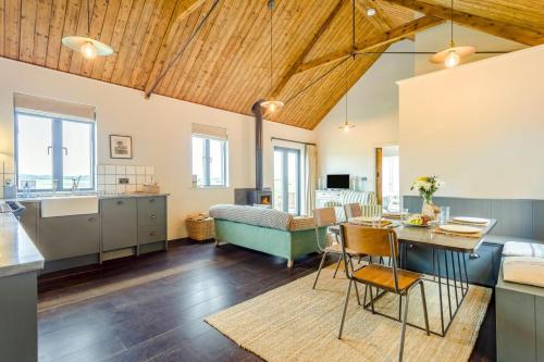 Iekārtas, 1 Bed in Wickhambrook oc-tosh in Wickhambrook