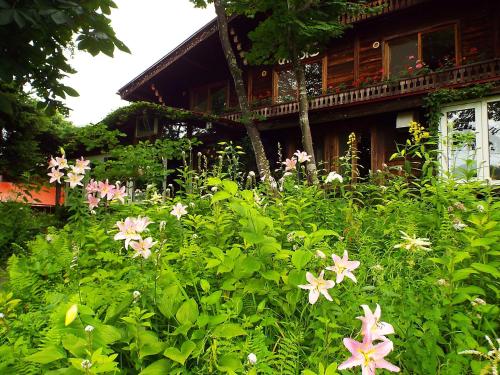 【青森縣】走一趟蘋果史料館、蘋果果園，岩木山、紅蘋果構成的秋 ...