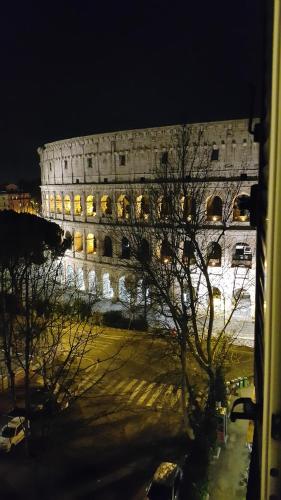 Colosseum Corner - image 6