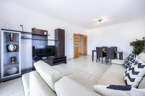 Atlantic Bloom Apartment by Seewest - image 4
