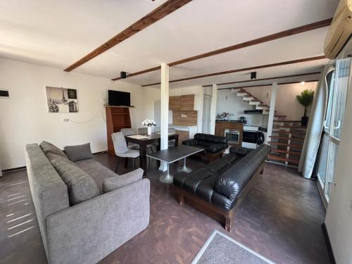 Beach House Cabacum – khách sạn tại Chayka