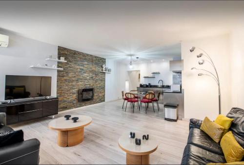 Bel appartement 2 chambres plein centre Cannes suquet Palais