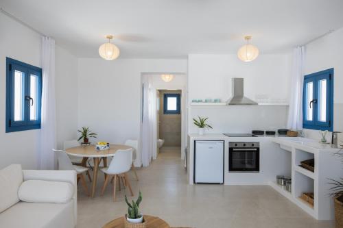 White wave suites - Vourvoulos Beach
