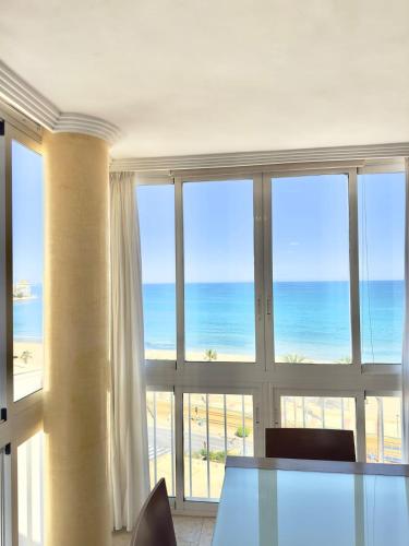 Oceanfront Flat with Pool and Parking