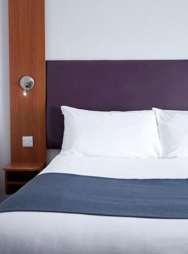 The Bowman by Greene King Inns Room Type - Standard Twin Room The Bowman by Greene King Inns Room Type - Standard Twin Room
