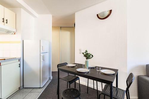 مطبخ, Appart'City Classic Clermont Ferrand Centre in Clermont-Ferrand City Center