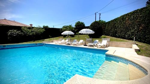 สระว่ายน้ำ, Quinta Maria étage de villa calme avec piscine (Quinta Maria etage de villa calme avec piscine) in บอร์บา เด มอนตันยา