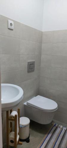 Comfortable room with shared bathroom near Lagos Harbour — other in Rua Belchior Moreira de Barbudo Lote 2, Lagos Portugal, 8600-324