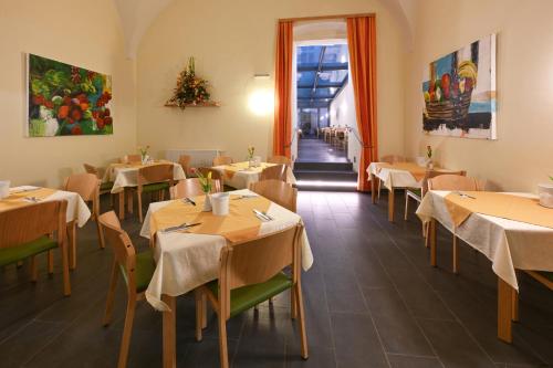 Restaurant, Gästehaus im Priesterseminar Salzburg in Salzburg