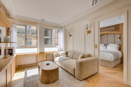 Pick A Flat's Apartement in Champs Elysées - Avenue Marceau