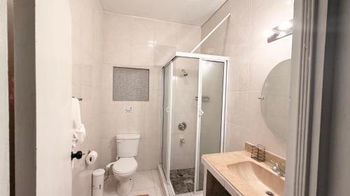 Beachfront 5BR w Gen Long Bay,Portland Sleeps 10 in Portland