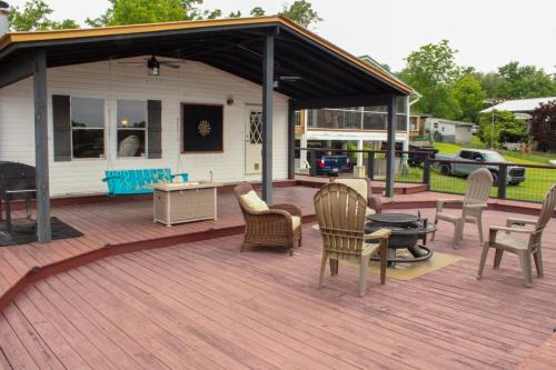 . Lake Seminole Retreat with Boat Slip