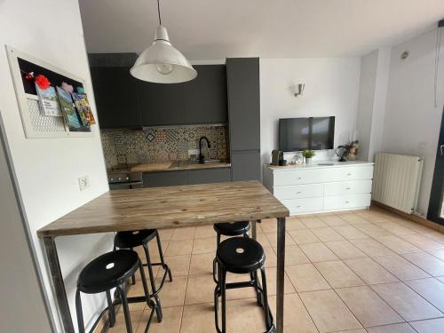 APARTAMENTO CANILLO Wifi-Parquing free-Terraza HUT1-5213 in Prats