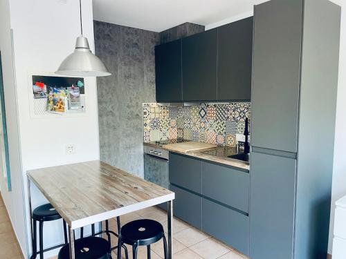 APARTAMENTO CANILLO Wifi-Parquing free-Terraza HUT1-5213 in Prats