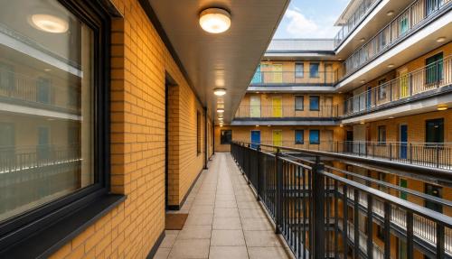 Sidemersey Livings - Relaxing Central Tailored Apartment with Free Parking, French Balcony, Liverpool (foto 9)