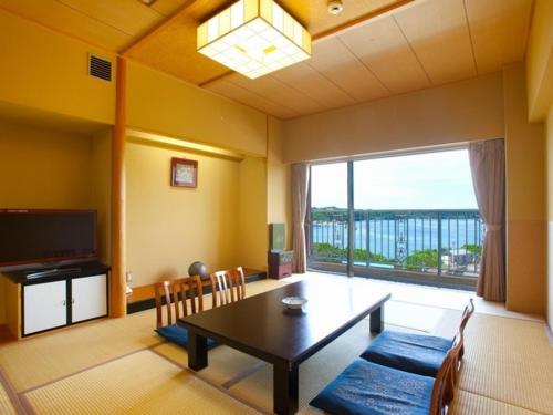 Tabiyado Yobuko Tabiyado Yobuko is perfectly located for both business and leisure guests in Karatsu. The property offers a high standard of service and amenities to suit the individual needs of all travelers. Servic