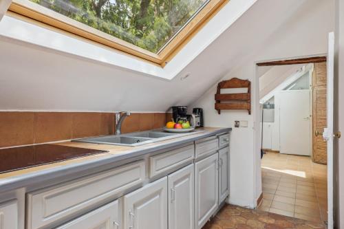 BnBNova - 1BR - Heart of Latin Quarter - image 12