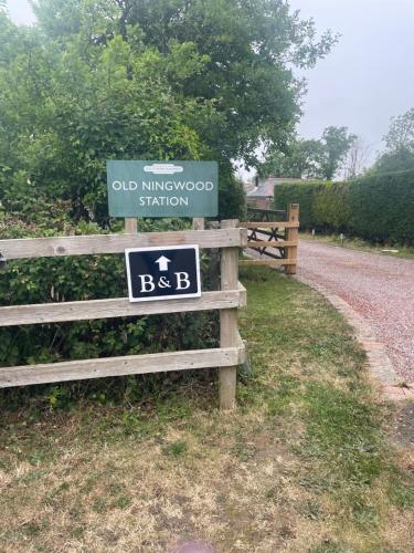 Old Ningwood Station Bed & Breakfast, Ningwood, Isle of Wight PO41 0TG