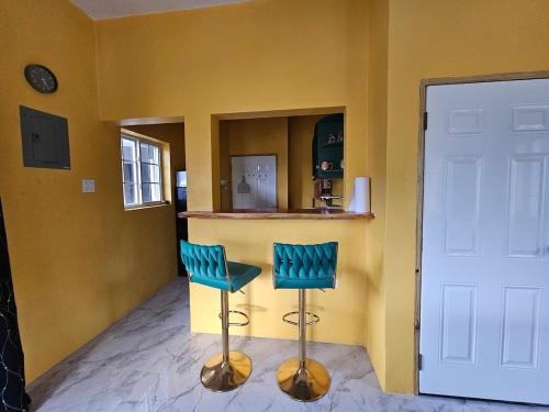 Caribbean Retreat - hosted by OurGermaicanLife in Drapers