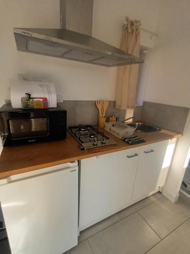 Studio 2 personne maximum, proche de Niort, Surgères (Studio 2 personne maximum, proche de Niort, Surgeres) in Villeneuve-la-Comtesse